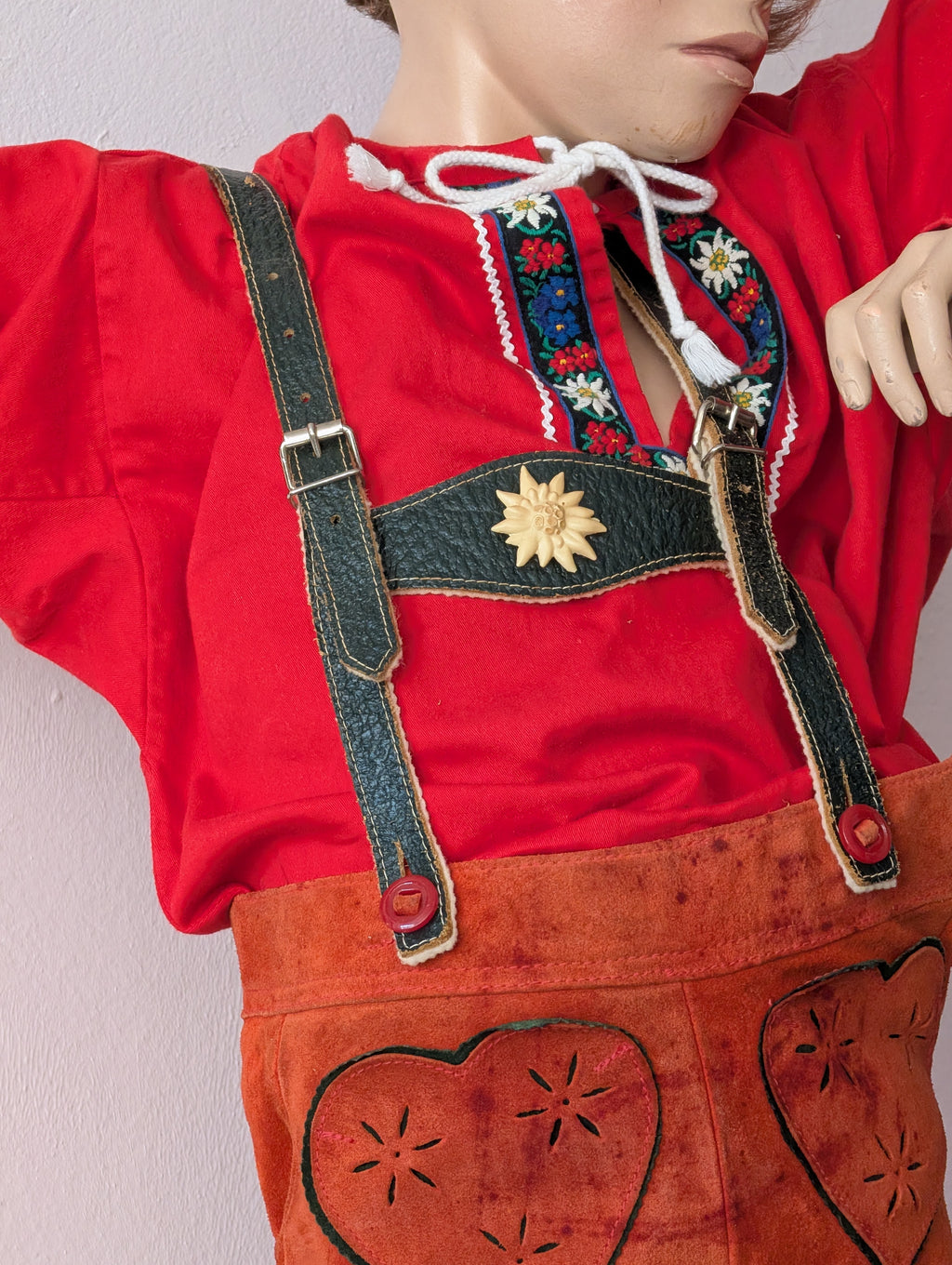 Mannequin vintage enfant garçon en cuir – Années 1970, Pièce de collection rare, env. 125 cm
