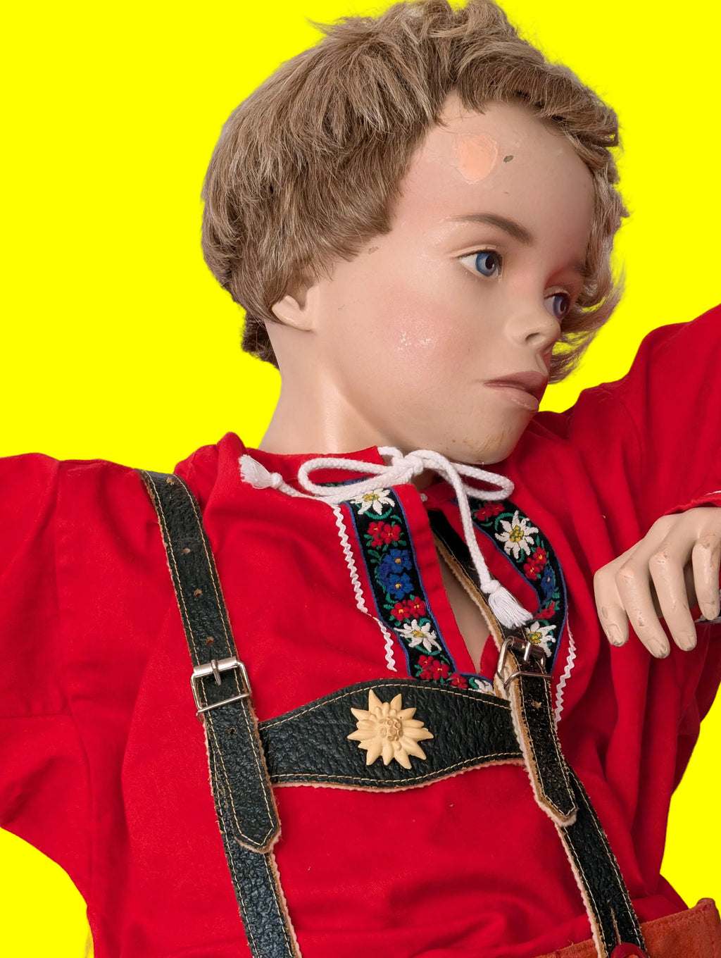 Mannequin vintage enfant garçon en cuir – Années 1970, Pièce de collection rare, env. 125 cm