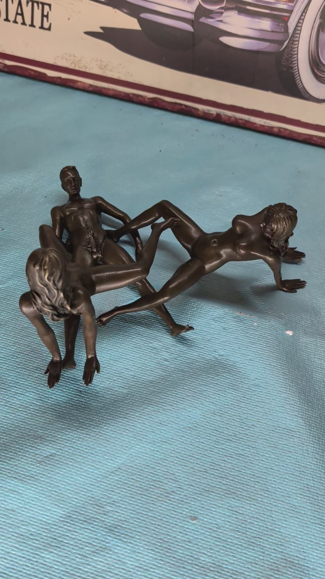 Moderne Bronzefigur Figurengruppe – Drei Personen, Liebhaberstück, Edles Sammlerobjekt
