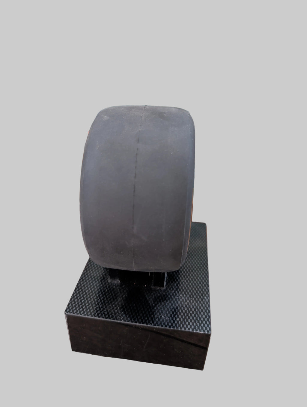 PIRELLI SUPER HARD F 1  REIFEN STÄNDER UND ORIGINALKARTON