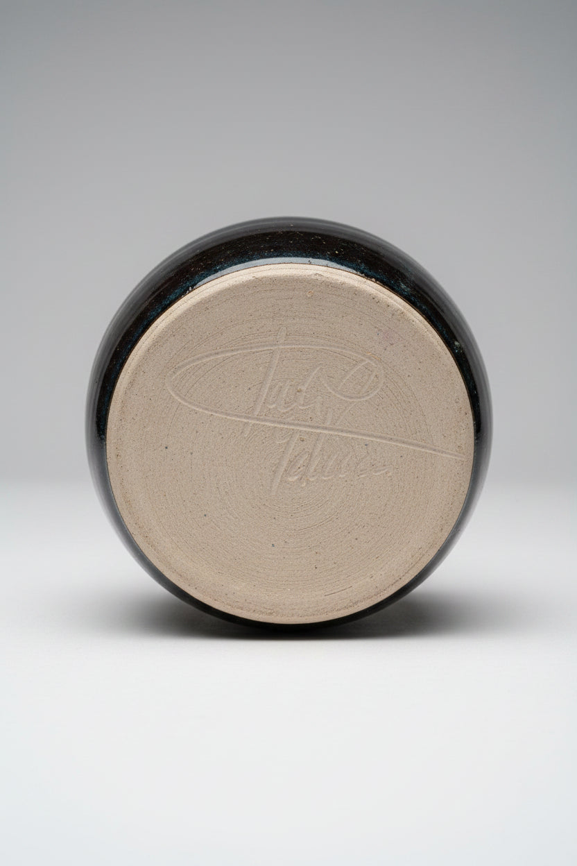 Vase en céramique – Artisanat signé, objet de collection