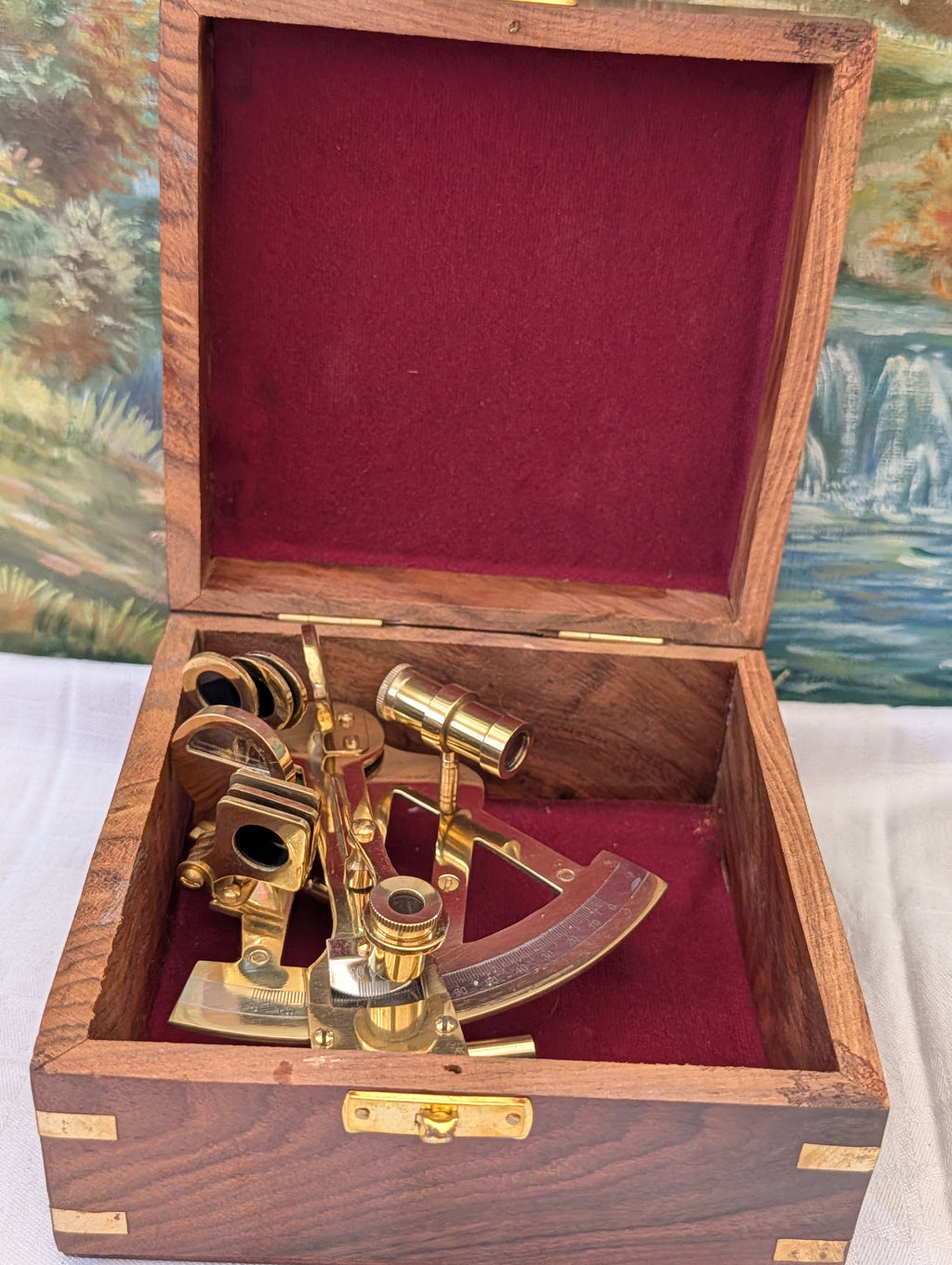 Sextant in Holzschachtel – Dekoratives Navigationsgerät, Sammlerobjekt