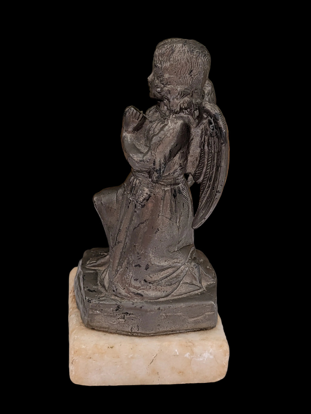 Antiker Zinnengel auf Marmorsockel – 12 cm