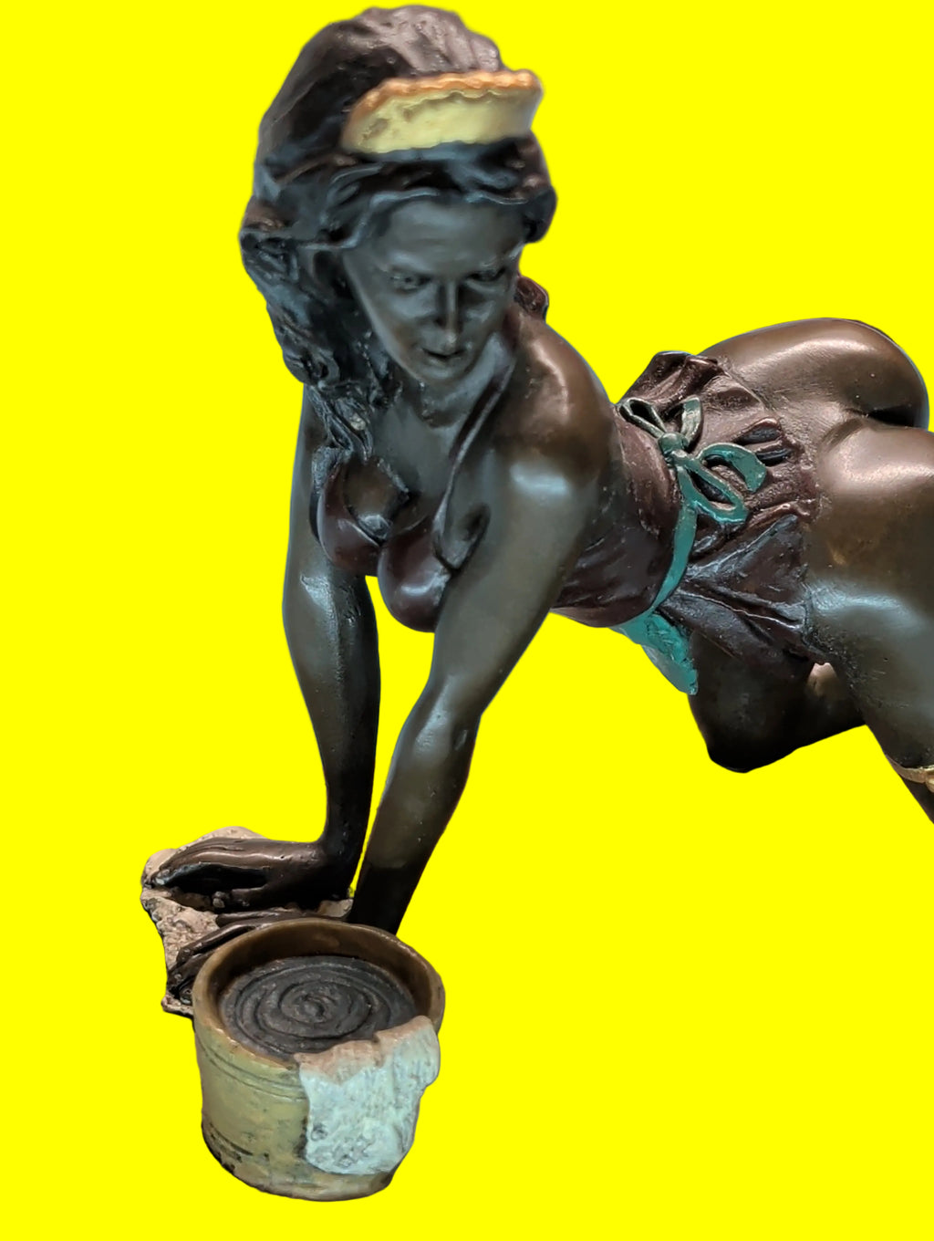 Moderne Wiener Bronzefigur Dame kniend – Gemarkt, Sehr detailreich, 21 cm
