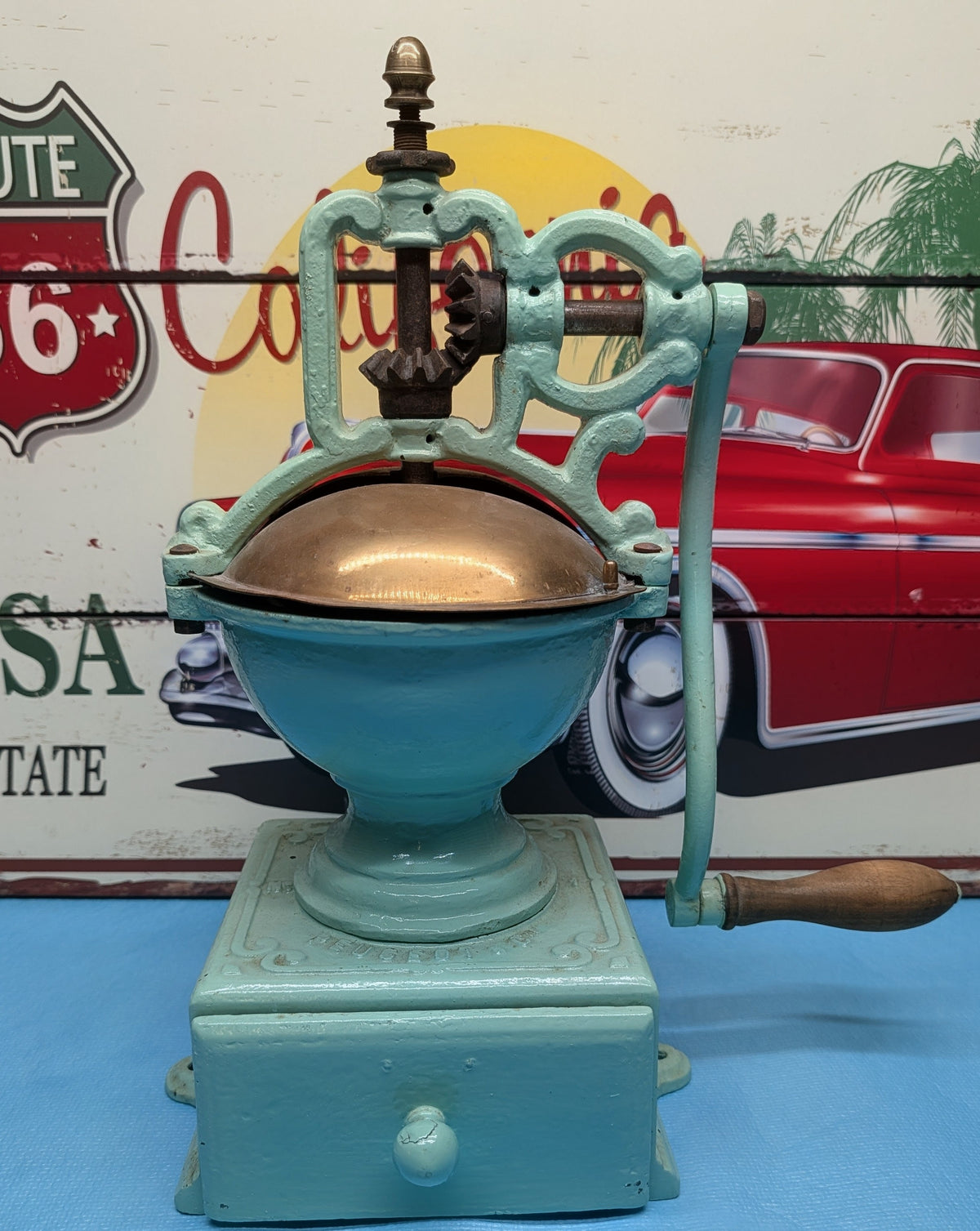 Moulin à café ancien en fonte Peugeot – Géant, pièce de collection rare