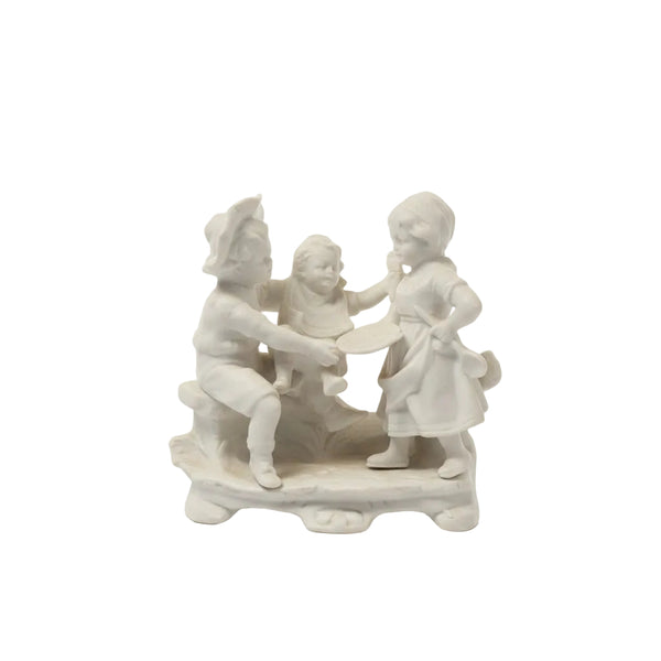 Antike Biskuit Porzellan Figurengruppe – 3 Spielende Kinder – 11 cm – 19./20. Jh.