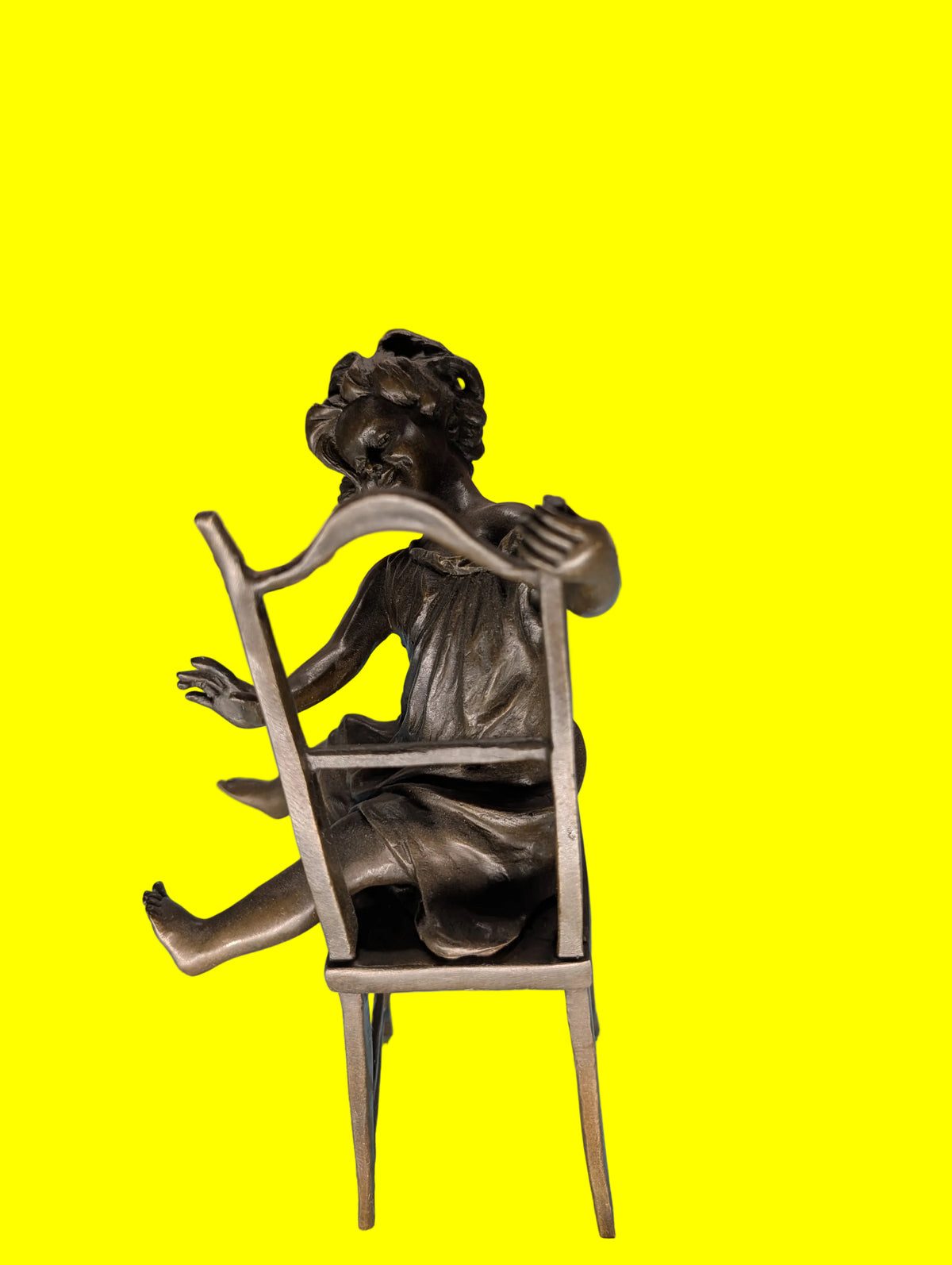 Bronze, figurine fille sur chaise – Belle sculpture en bronze, objet de collection