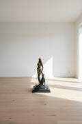 Cléopâtre avec panthère – Grande figurine dorée, pièce de collection