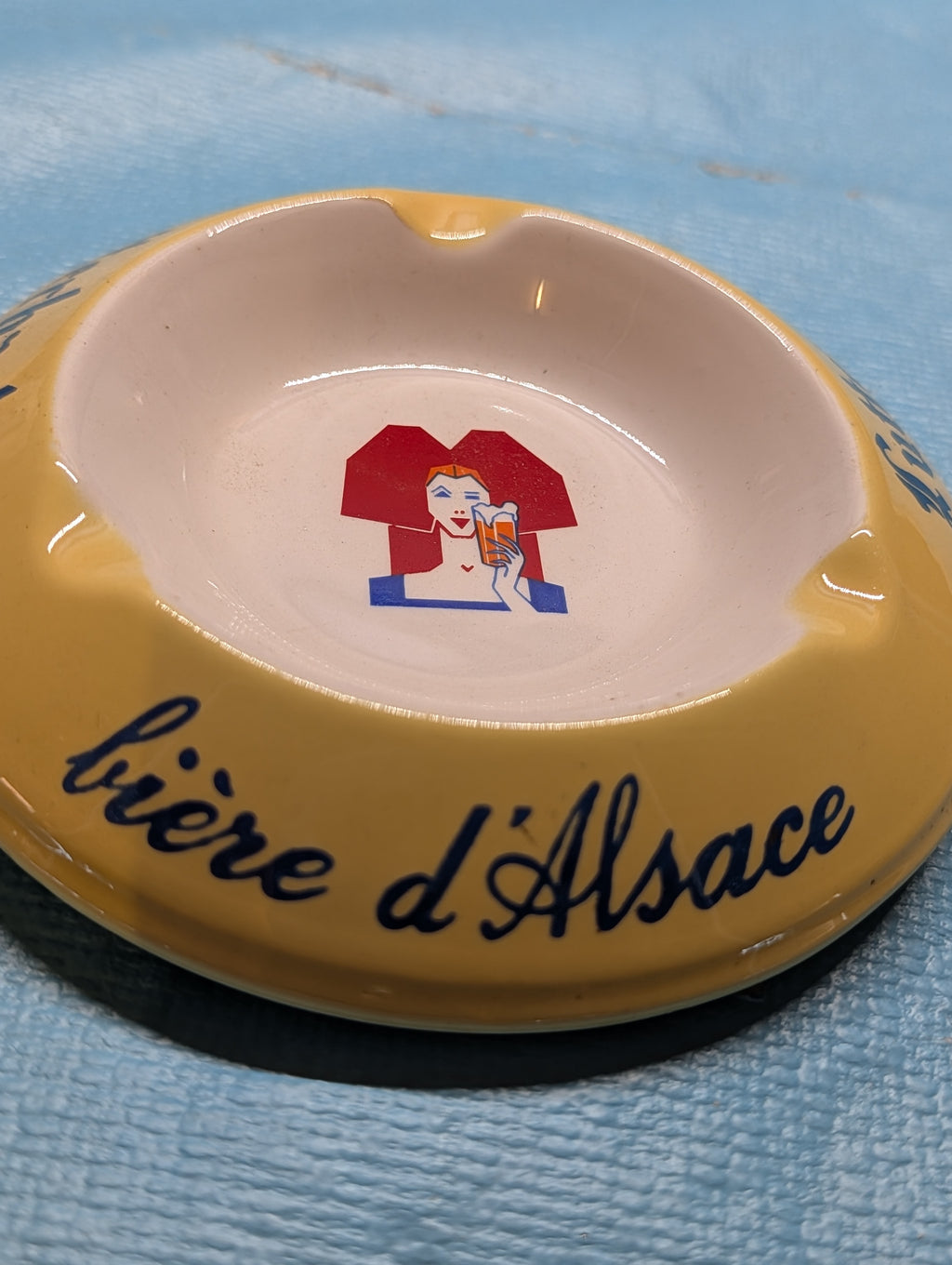 Cendrier publicitaire en plastique – Objet publicitaire vintage