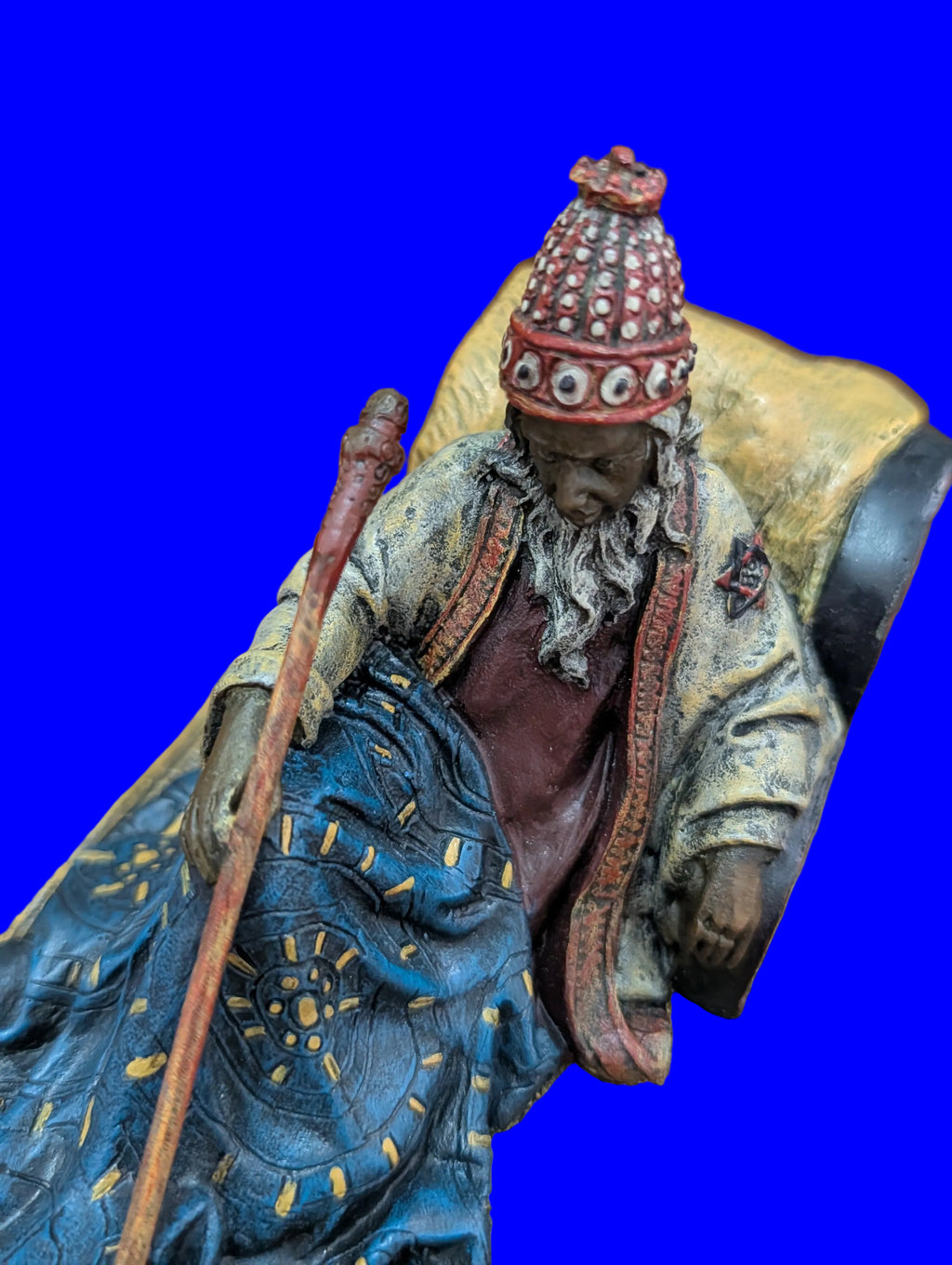 Dame en bronze viennoise sur une chaise, gardée