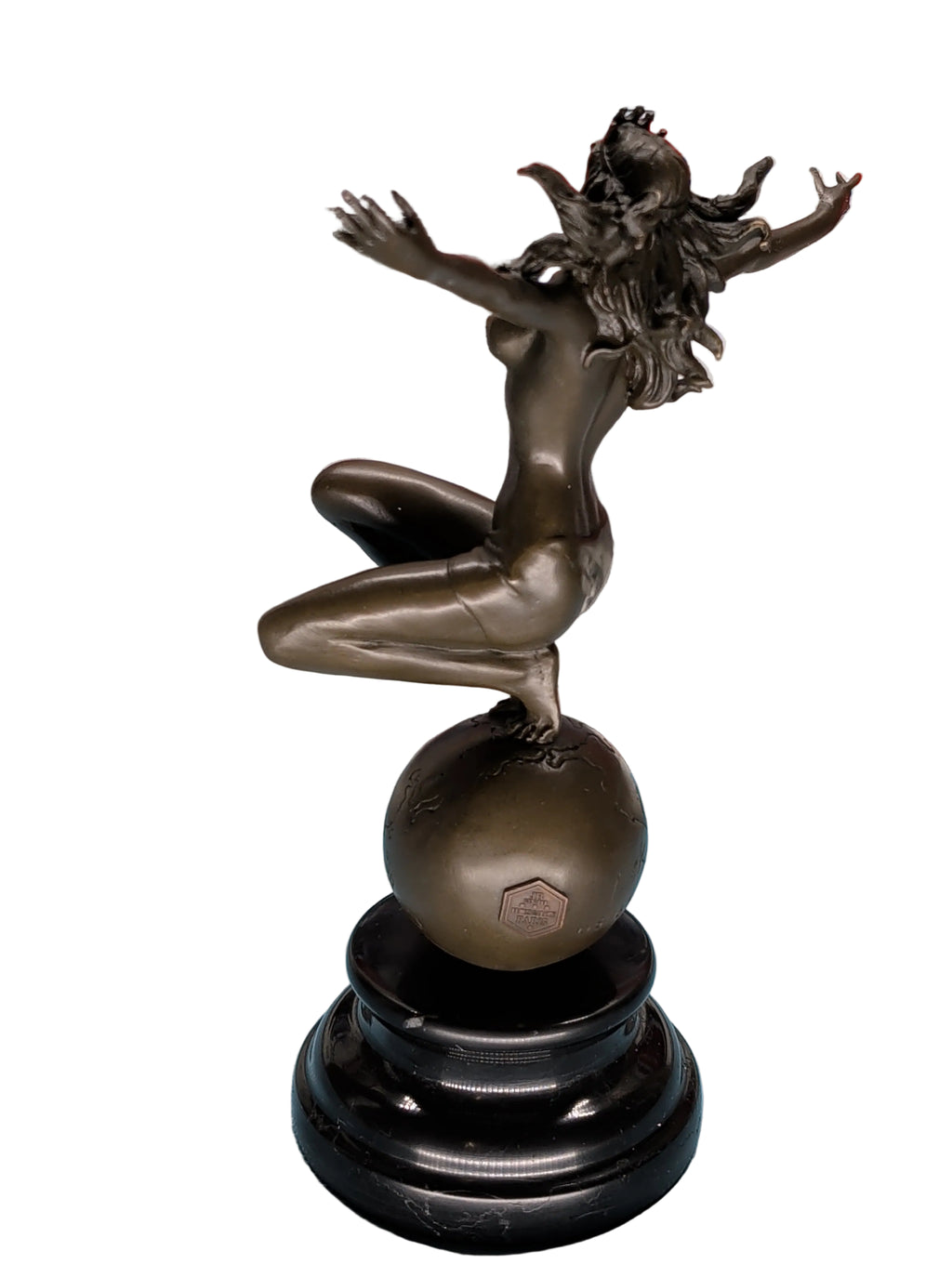 Figurine moderne en bronze Déesse de la Terre sur globe – Signée, Marquée, 100% bronze, 26 cm