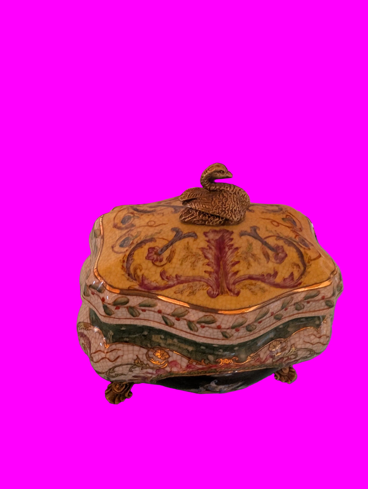 BOÎTE À BIJOUX ORNEMENTALE D'INSPIRATION VINTAGE AVEC FINIAL CYGNE ET MOTIF FLORAL