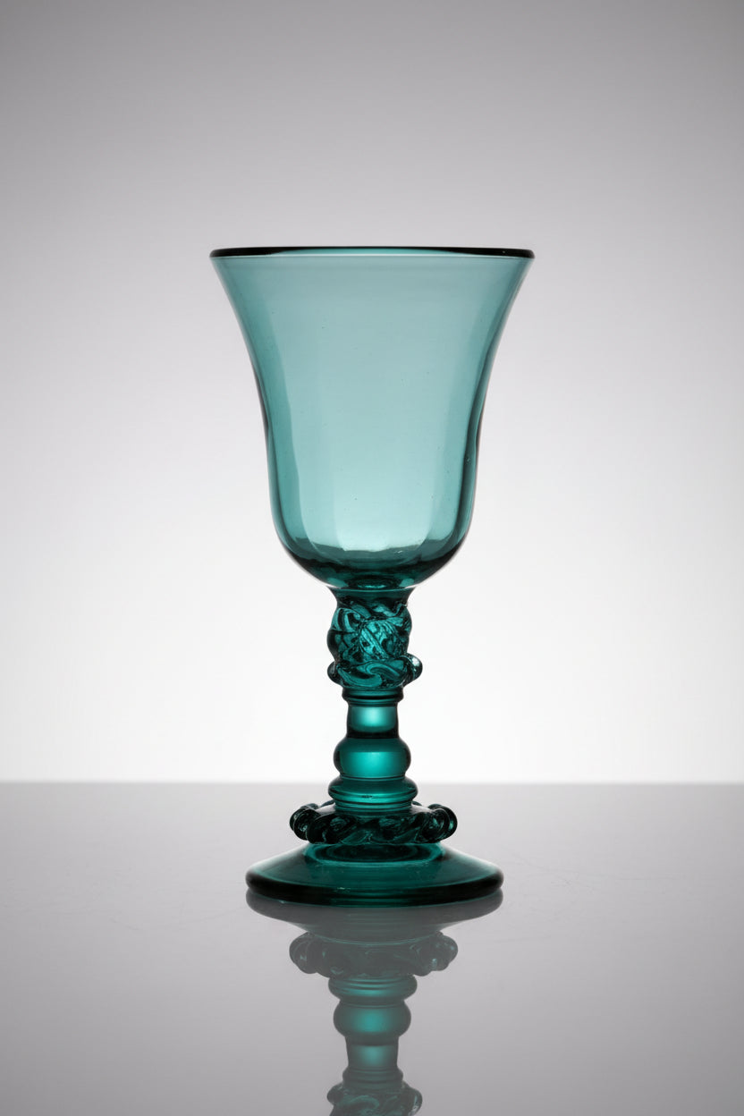 Calice en verre foncé 21 cm – Figurine décorative en verre