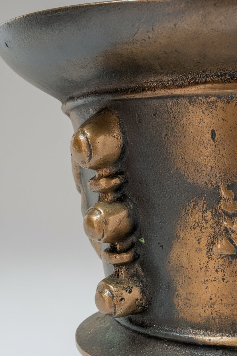 Riesiger Bronze-Mörser mit Original-Stössel – Antikes Sammlerstück