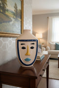 Vase visage en porcelaine 31 cm – Sculpture avec visage en relief
