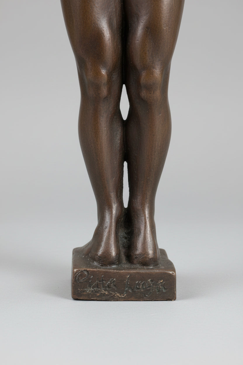 Bronzefigur auf Marmorsockel – Edles Sammlerstück