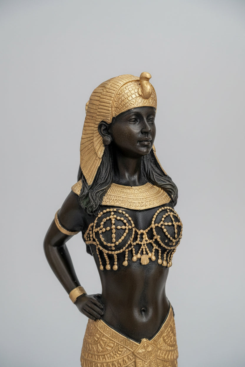 Cléopâtre avec panthère – Grande figurine dorée, pièce de collection