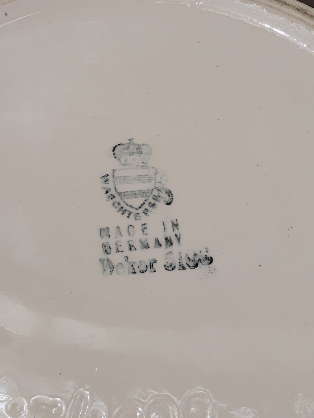 Sucrier antique en porcelaine colorée – Marqué, pièce de collection