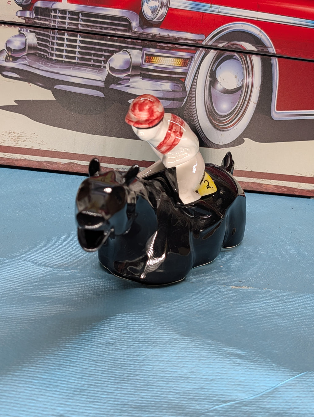 Théière en porcelaine Chevaux Cavaliers – Excellent état, pièce de collection