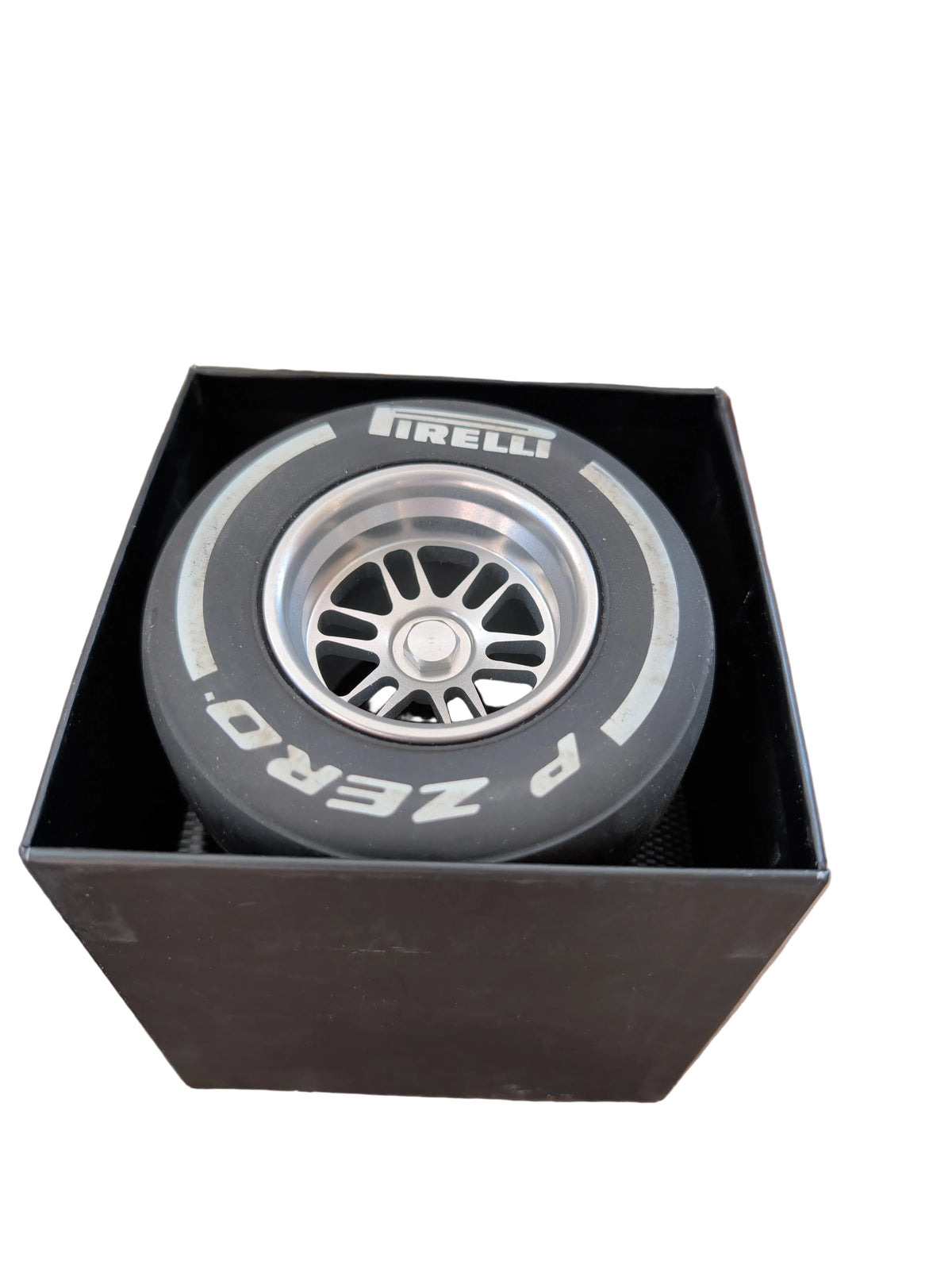 P ZERO ECHTER PIRELLI RENNREIFEN ORIGINAL M: 1 ; 3 INKL. KARTON