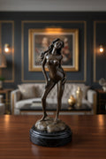 Bronzefigur Dame ihre Schönheit zeigend – Elegante Skulptur