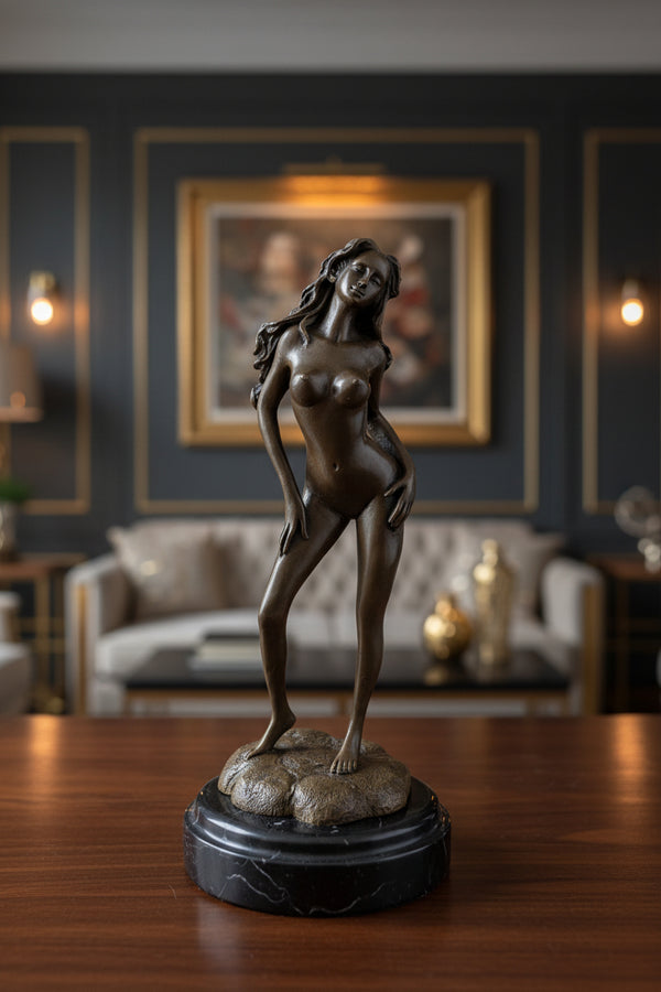 Bronzefigur Dame ihre Schönheit zeigend – Elegante Skulptur